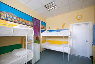 Гостиница Аква Хостел Санкт-Петербург Кровать в общем 6-местном номере-14