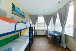 Гостиница Аква Хостел Санкт-Петербург Кровать в общем 6-местном номере-1